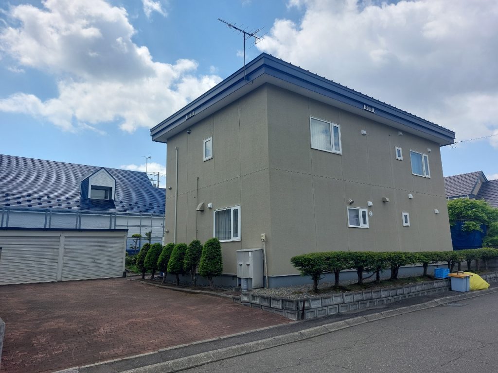 帯広市西23条南4丁目<br />二世帯住宅　売家